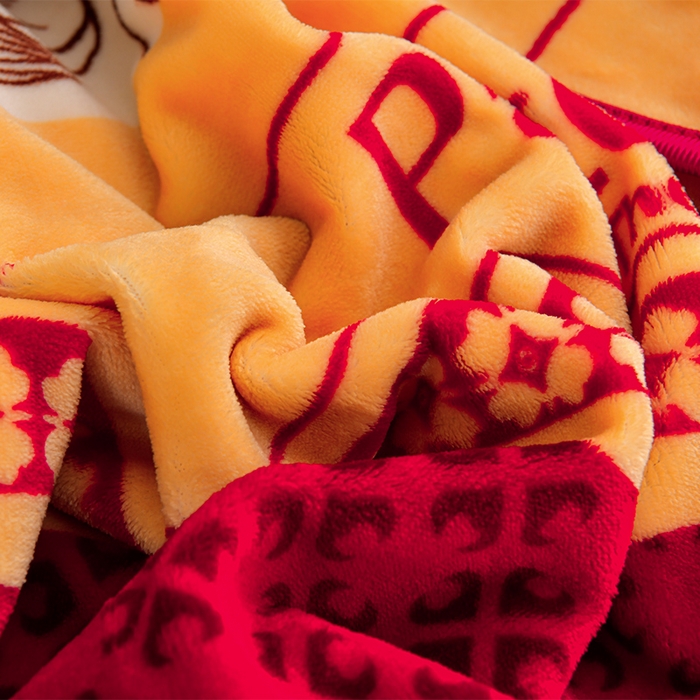 91家纺网 家纺一手货源 找家纺 馨梦缘 2025新款小包边款牛奶绒8.5斤高克重牛奶绒金雕绒床裙款四件套 爱的花海