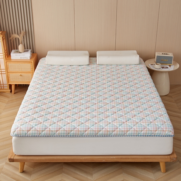 91家纺网 家纺一手货源 找家纺 迪乐妮 2024新款大床乳胶椰棕床垫（无印家居风）冰淇淋格