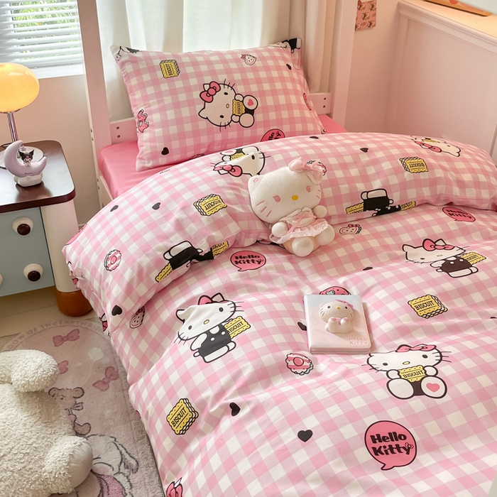 91家纺网 家纺一手货源 找家纺 桃子家居 2024新款三丽鸥授权纯棉少女印花系列学生三件套四件套 棉三丽鸥-饼干Kitty