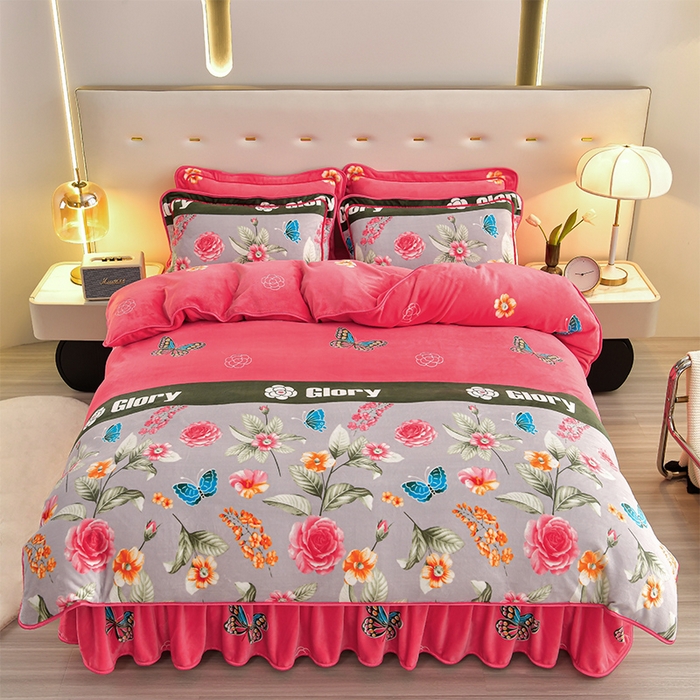 91家纺网 家纺一手货源 找家纺 馨梦缘 2025新款小包边款牛奶绒8.5斤高克重牛奶绒金雕绒床裙款四件套 花香仙子