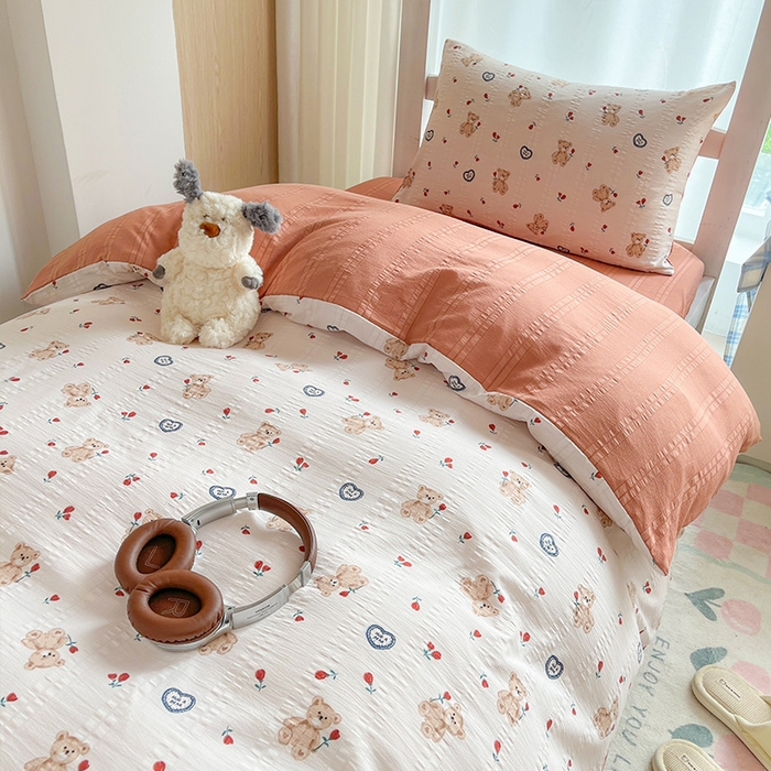 91家纺网 家纺一手货源 找家纺 安哆啦家纺 2024新款A类有氧泡泡纱云纱棉学生季宿舍床三四件套 采花熊