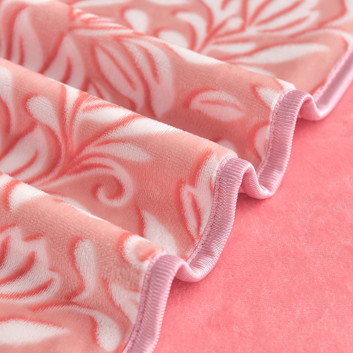 91家纺网 家纺一手货源 找家纺 馨梦缘 2025新款小包边款牛奶绒8.5斤高克重牛奶绒金雕绒床裙款四件套 红粉佳人