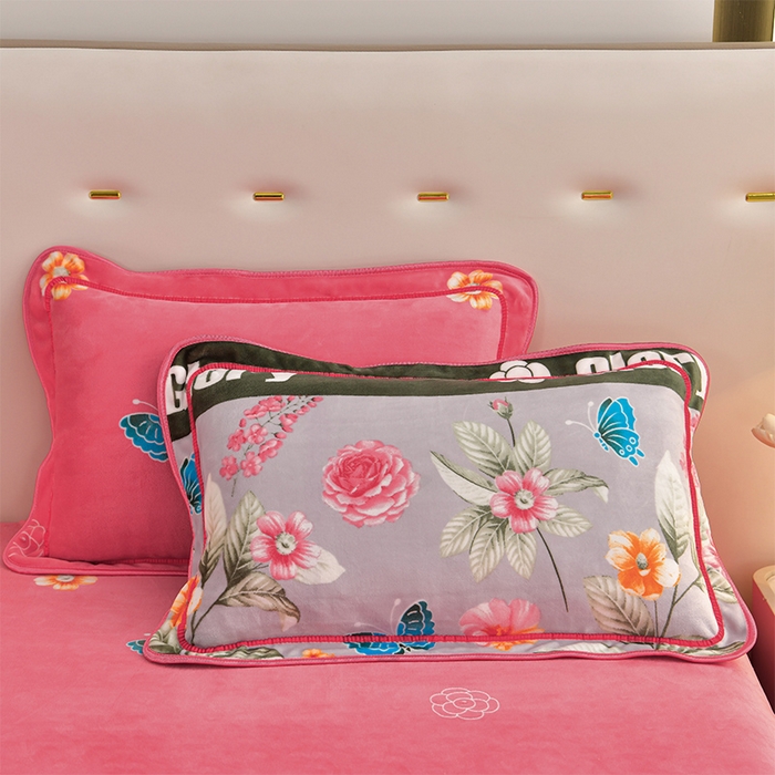 91家纺网 家纺一手货源 找家纺 馨梦缘 2025新款小包边款牛奶绒8.5斤高克重牛奶绒金雕绒床裙款四件套 花香仙子