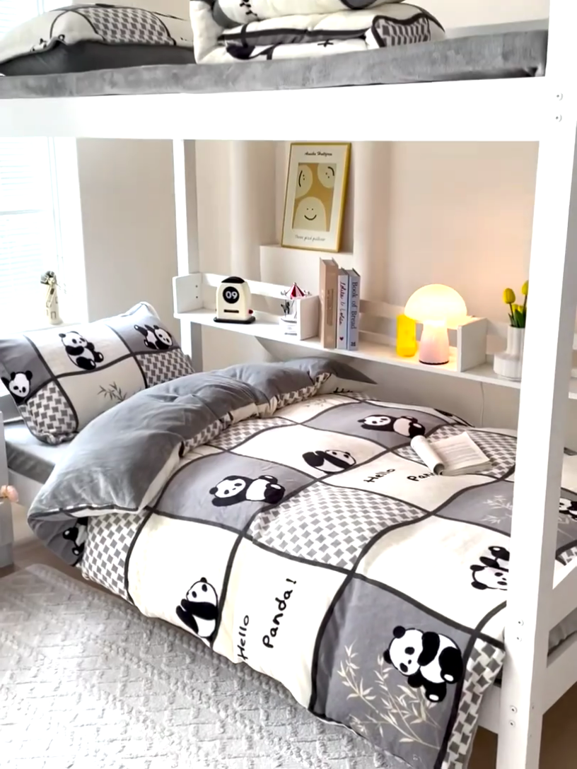 91家纺网 家纺一手货源 找家纺 卡普二店 2024新款牛奶绒学生三件套系列 熊猫皮皮