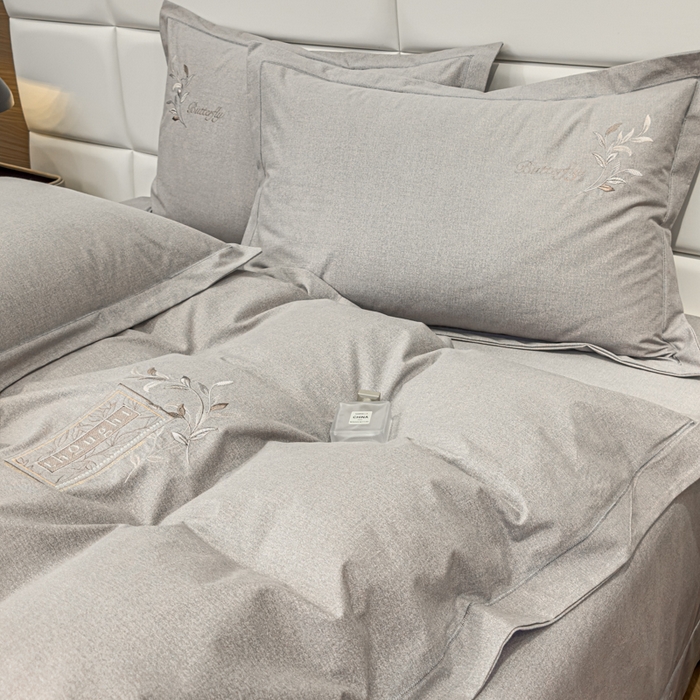 91家纺网 家纺一手货源 找家纺 U品汇 2024新品生态加厚长绒棉纯棉绣花全棉磨毛刺绣四件套宽边款直播 一叶知秋-灰