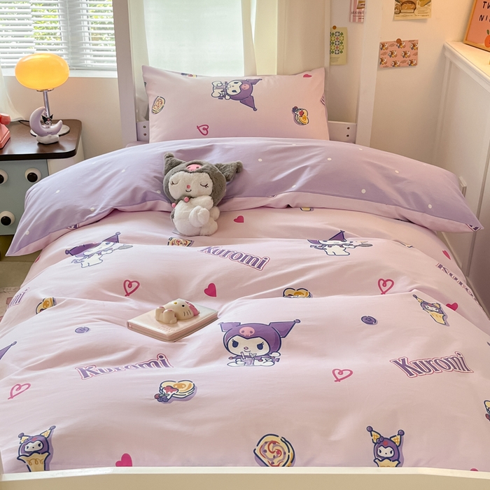 91家纺网 家纺一手货源 找家纺 2024新款三丽鸥授权全棉少女印花系列学生三件套四件套 棉三丽鸥-甜甜奶茶库洛米