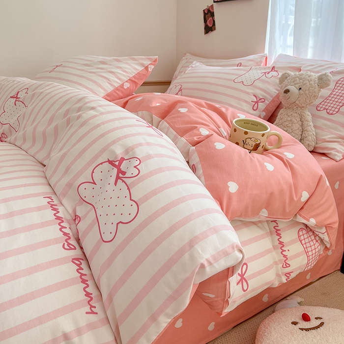 91家纺网 家纺一手货源 找家纺 桃子家居  2024新款纯棉小清新卡通少女13372系列四件套 棉-粉玉兔