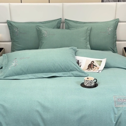 91家纺网 家纺一手货源 找家纺 U品汇 2024新品生态加厚长绒棉纯棉绣花全棉磨毛刺绣四件套宽边款直播 一叶知秋-绿