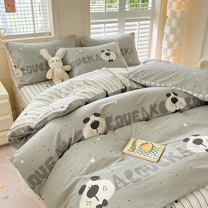 91家纺网 家纺一手货源 找家纺 小懒猪 2024春夏新款全棉卡通印花四件套斑点狗