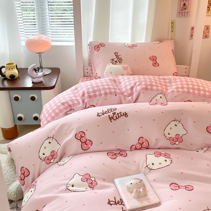 91家纺网 家纺一手货源 找家纺 2024新款三丽鸥授权全棉少女印花系列学生三件套四件套 棉三丽鸥-蝴蝶结kitty