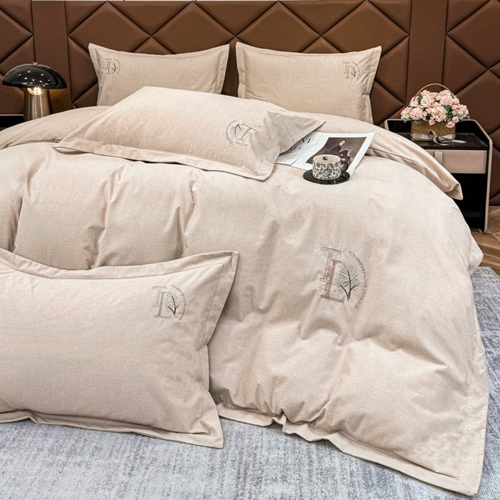 91家纺网 家纺一手货源 找家纺 U品汇 2024新品生态加厚长绒棉纯棉绣花全棉磨毛刺绣四件套宽边款直播 漫步梧桐-米棕