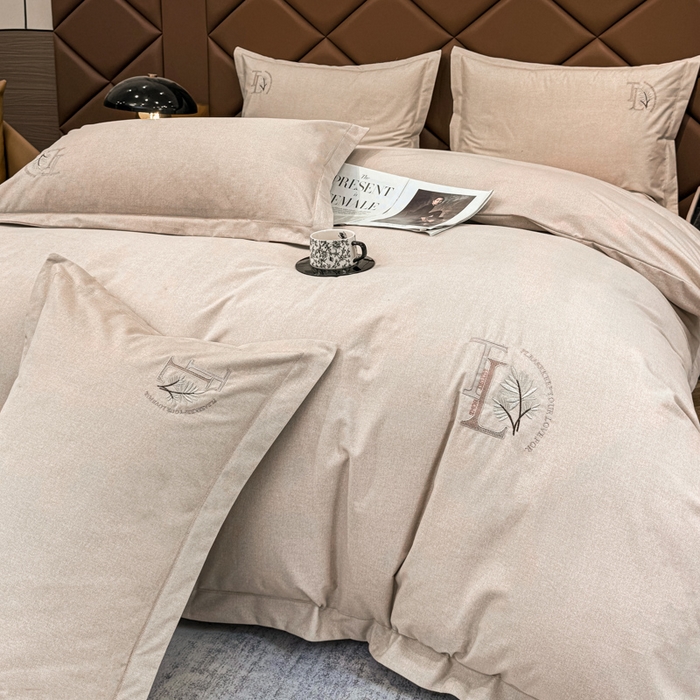 91家纺网 家纺一手货源 找家纺 U品汇 2024新品生态加厚长绒棉纯棉绣花全棉磨毛刺绣四件套宽边款直播 漫步梧桐-米棕