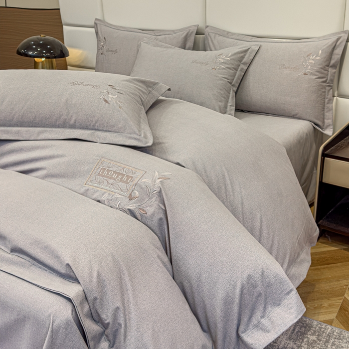 91家纺网 家纺一手货源 找家纺 U品汇 2024新品生态加厚长绒棉纯棉绣花全棉磨毛刺绣四件套宽边款直播 一叶知秋-灰