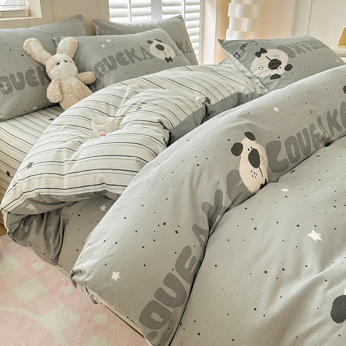 91家纺网 家纺一手货源 找家纺 小懒猪 2024春夏新款全棉卡通印花四件套斑点狗