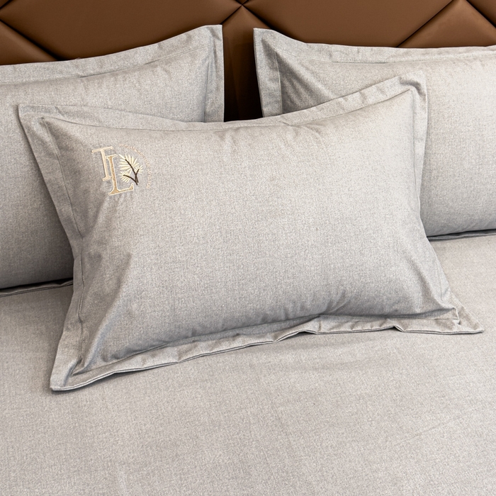 91家纺网 家纺一手货源 找家纺 U品汇 2024新品生态加厚长绒棉纯棉绣花全棉磨毛刺绣四件套宽边款直播 漫步梧桐-灰