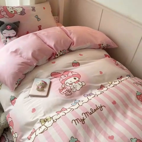 91家纺网 家纺一手货源 找家纺 2024新款三丽鸥授权全棉少女印花系列学生三件套四件套 棉三丽鸥-奶油甜心玉桂狗