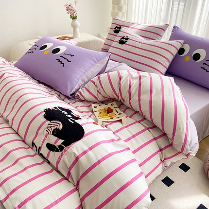 91家纺网 家纺一手货源 找家纺 眷恋家纺 2025新款多巴胺亲肤水洗棉毛巾绣四件套 猫咪-树莓粉