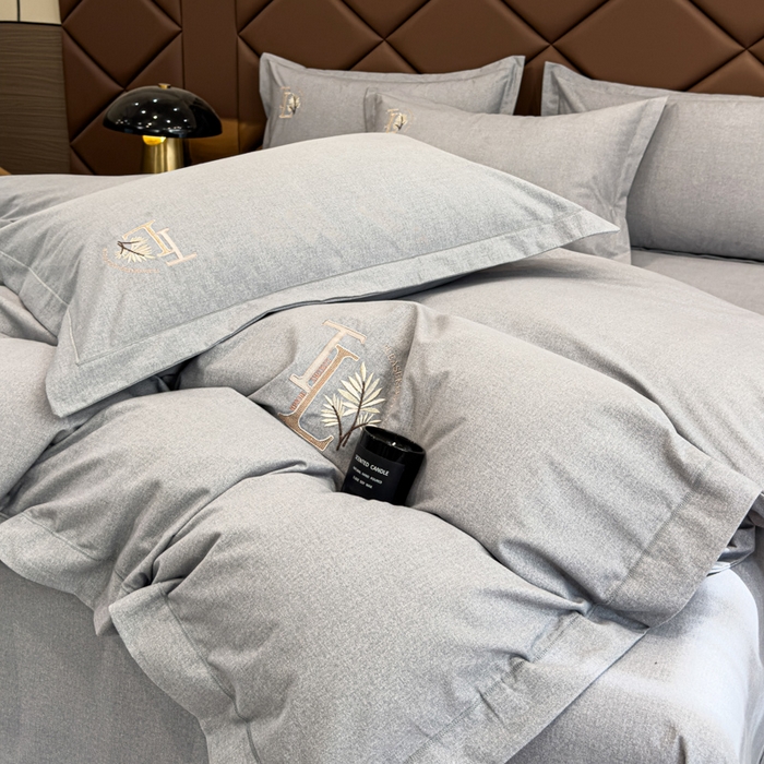 91家纺网 家纺一手货源 找家纺 U品汇 2024新品生态加厚长绒棉纯棉绣花全棉磨毛刺绣四件套宽边款直播 漫步梧桐-灰