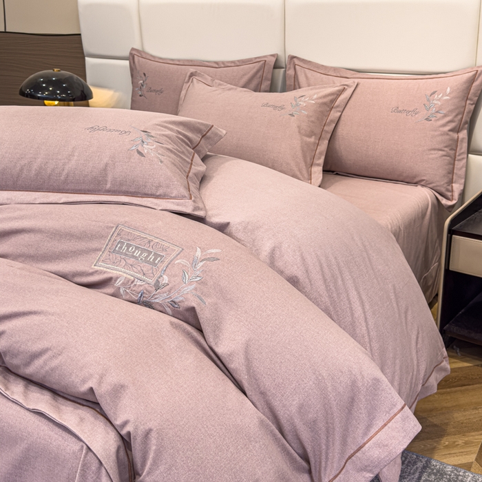 91家纺网 家纺一手货源 找家纺 U品汇 2024新品生态加厚长绒棉纯棉绣花全棉磨毛刺绣四件套宽边款直播 一叶知秋-红棕