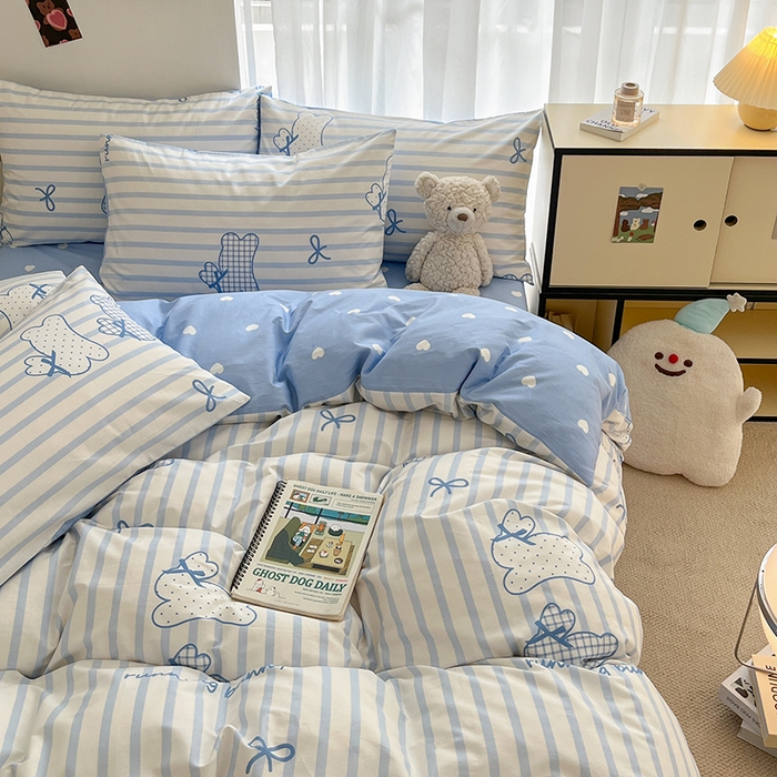 91家纺网 家纺一手货源 找家纺 桃子家居  2024新款纯棉小清新卡通少女13372系列四件套 棉-蓝条可爱兔