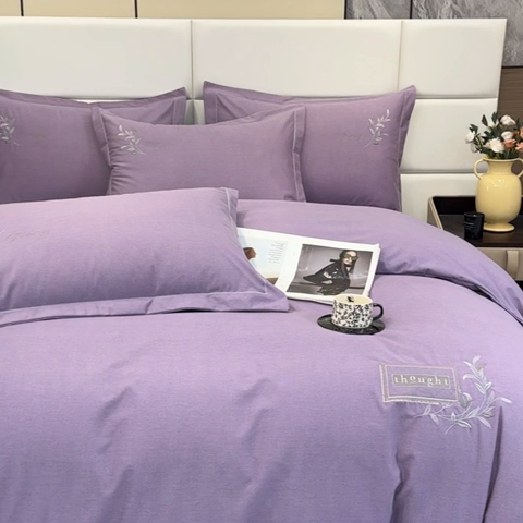 91家纺网 家纺一手货源 找家纺 U品汇 2024新品生态加厚长绒棉纯棉绣花全棉磨毛刺绣四件套宽边款直播 一叶知秋-紫