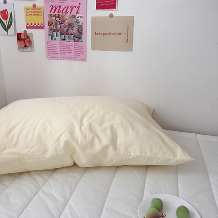 91家纺网 家纺一手货源 找家纺 恋恋三季 2024新款13372全棉40支四件套单品枕套碎花系列 奶黄