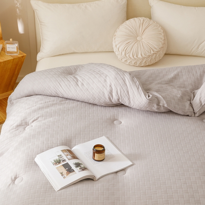 91家纺网 家纺一手货源 找家纺 卡派 2024新款水洗华夫格大豆纤维被绅士灰