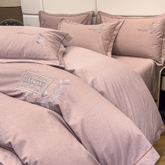 91家纺网 家纺一手货源 找家纺 U品汇 2024新品生态加厚长绒棉纯棉绣花全棉磨毛刺绣四件套宽边款直播 一叶知秋-红棕