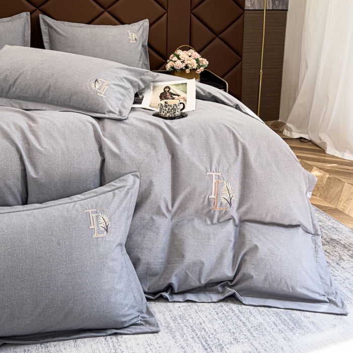 91家纺网 家纺一手货源 找家纺 U品汇 2024新品生态加厚长绒棉纯棉绣花全棉磨毛刺绣四件套宽边款直播 漫步梧桐-灰