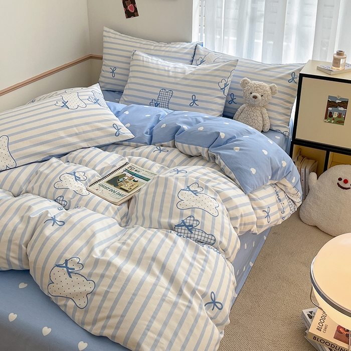 91家纺网 家纺一手货源 找家纺 桃子家居  2024新款纯棉小清新卡通少女13372系列四件套 棉-蓝条可爱兔