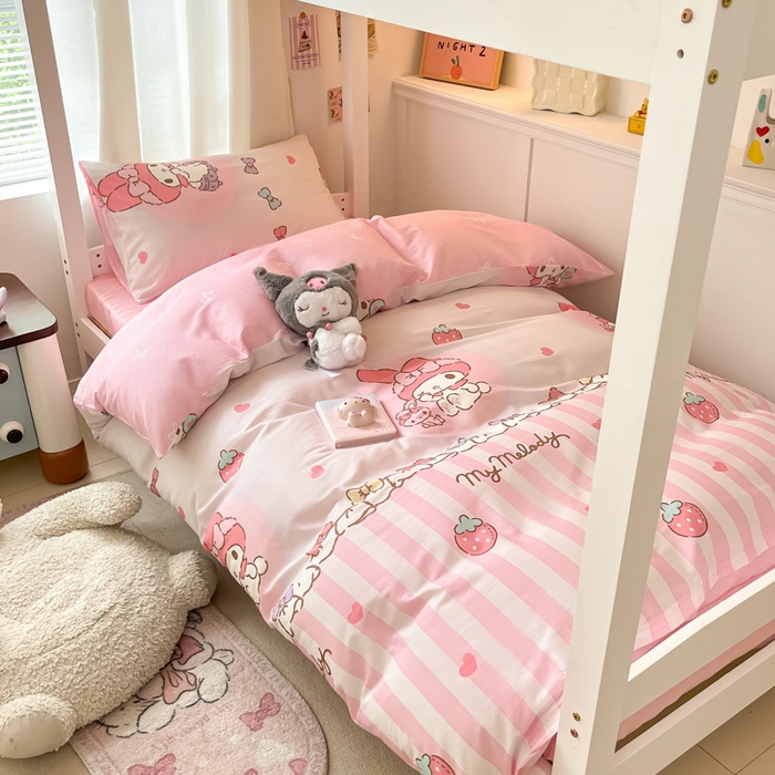 91家纺网 家纺一手货源 找家纺 2024新款三丽鸥授权全棉少女印花系列学生三件套四件套 棉三丽鸥-草莓美乐蒂