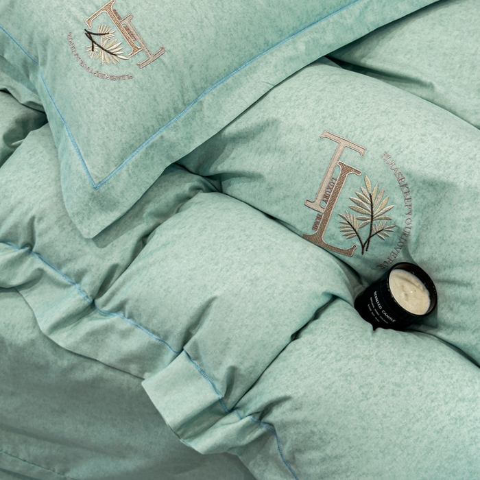 91家纺网 家纺一手货源 找家纺 U品汇 2024新品生态加厚长绒棉纯棉绣花全棉磨毛刺绣四件套宽边款直播 漫步梧桐-浅绿