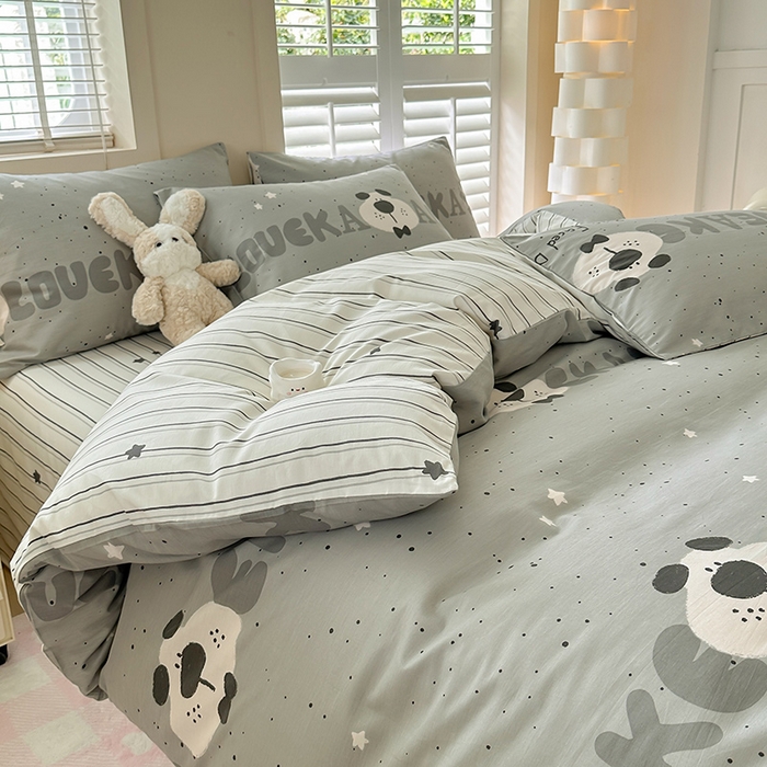 91家纺网 家纺一手货源 找家纺 小懒猪 2024春夏新款全棉卡通印花四件套斑点狗