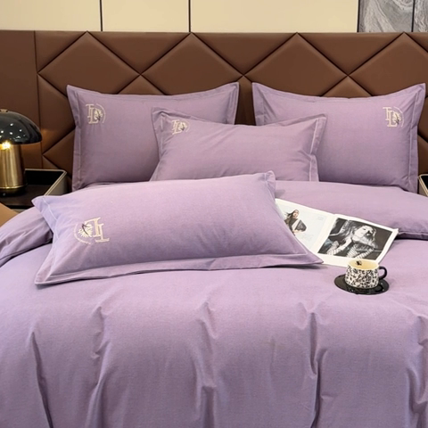 91家纺网 家纺一手货源 找家纺 U品汇 2024新品生态加厚长绒棉纯棉绣花全棉磨毛刺绣四件套宽边款直播 漫步梧桐-紫