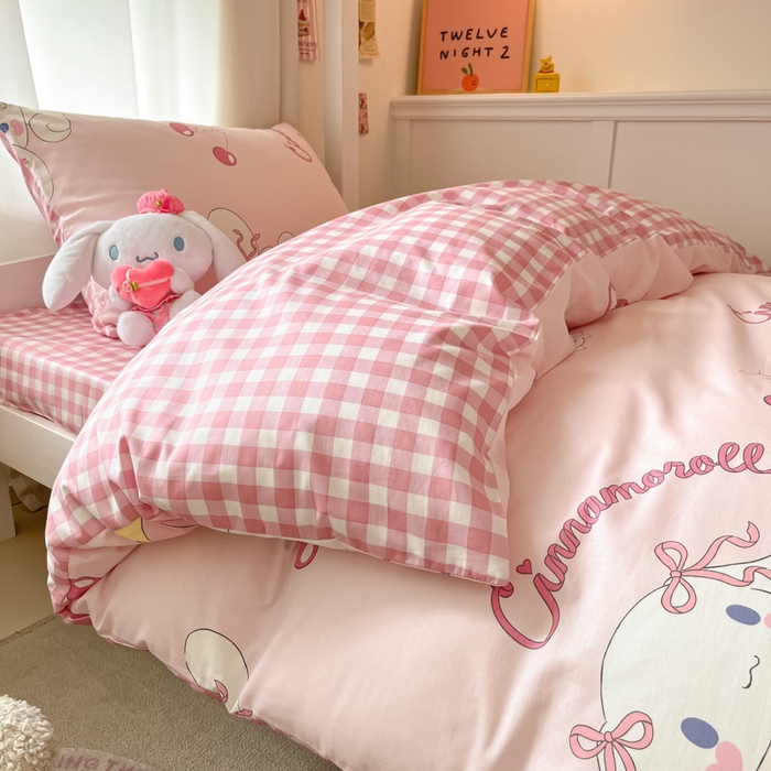 91家纺网 家纺一手货源 找家纺 2024新款三丽鸥授权全棉少女印花系列学生三件套四件套 棉三丽鸥-奶油甜心玉桂狗