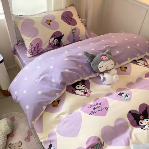 91家纺网 家纺一手货源 找家纺 2024新款三丽鸥授权全棉少女印花系列学生三件套四件套 棉三丽鸥-紫爱心库洛米