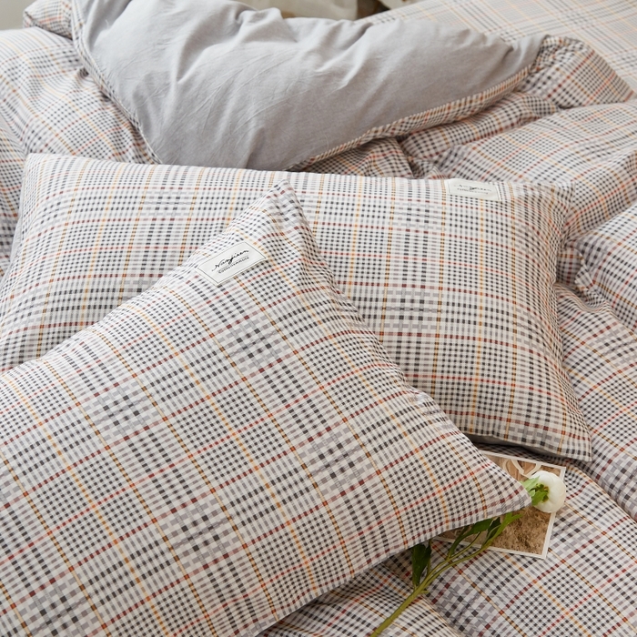 91家纺网 家纺一手货源 找家纺 2024新款无印风水洗棉亲肤简约学生三件套 曼森灰格