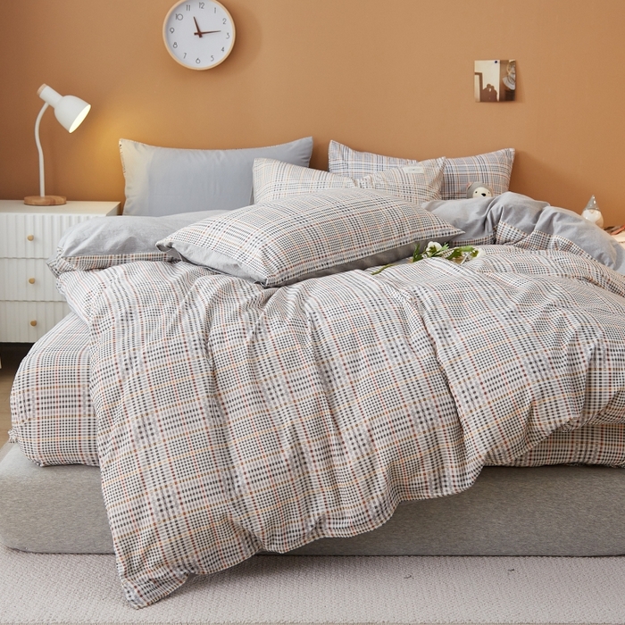 91家纺网 家纺一手货源 找家纺 2024新款无印风水洗棉亲肤简约学生三件套 曼森灰格