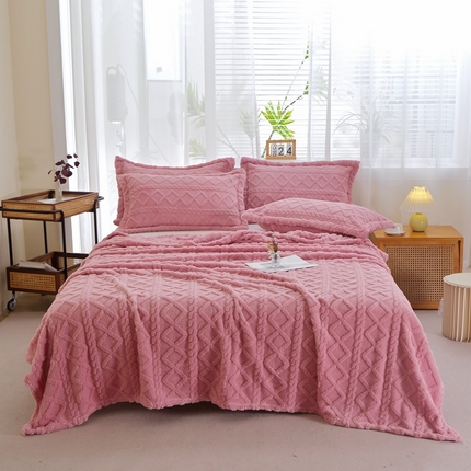 91家纺网 家纺一手货源 找家纺 （总）悦织湾 2025新款面包格塔芙绒舒棉绒蝴蝶毛毯卷边包边款