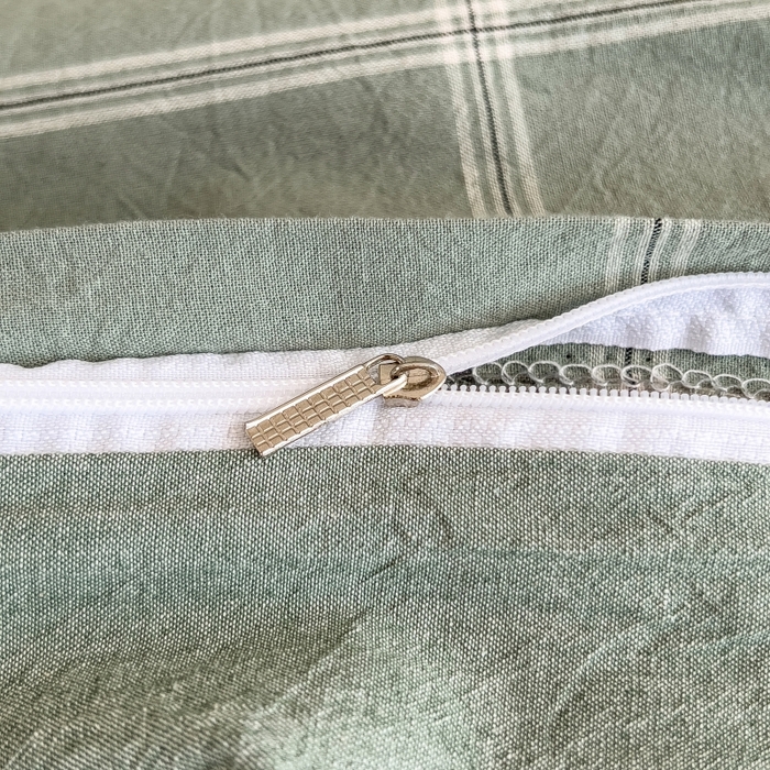 91家纺网 家纺一手货源 找家纺 2024新款无印风水洗棉亲肤简约学生三件套 格韵绿