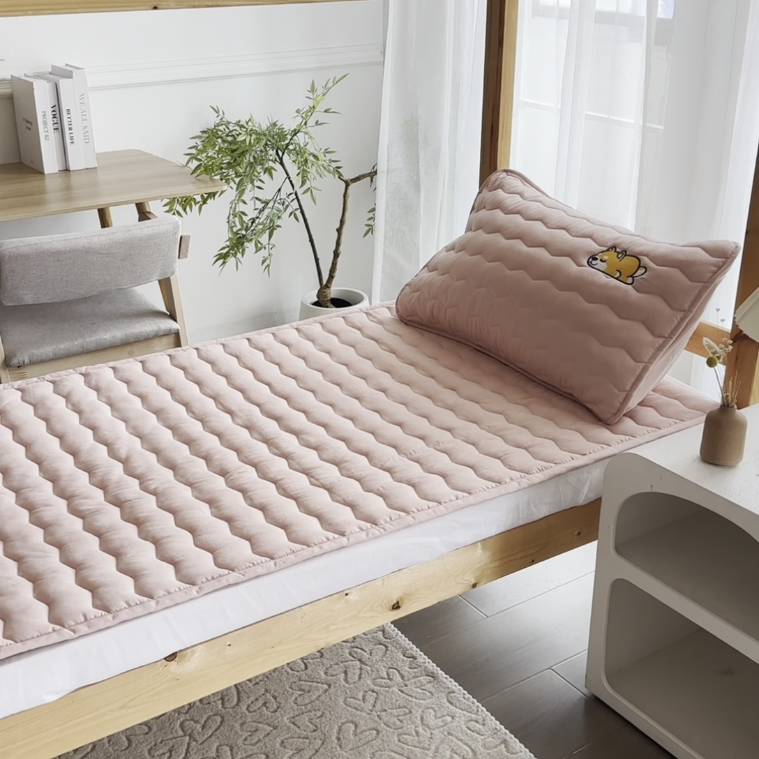 91家纺网 家纺一手货源 找家纺 恋绒家纺 2025新款刺绣款床垫学生床垫床褥宿舍上下铺床护垫 柯基KJ-湘妃玉