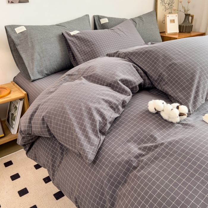 91家纺网 家纺一手货源 找家纺 2024新款无印风水洗棉亲肤简约学生三件套 小黑格