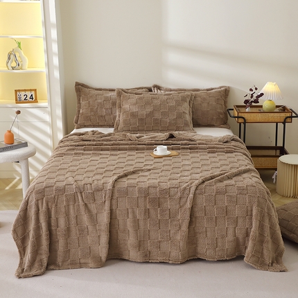 91家纺网 家纺一手货源 找家纺 （总）悦织湾 2025新款面包格塔芙绒舒棉绒蝴蝶毛毯卷边包边款