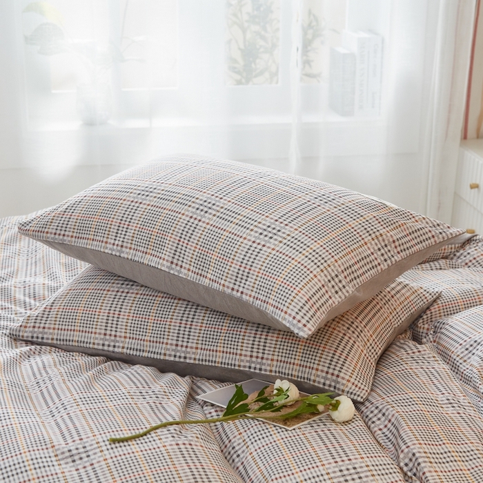 91家纺网 家纺一手货源 找家纺 2024新款无印风水洗棉亲肤简约学生三件套 曼森灰格