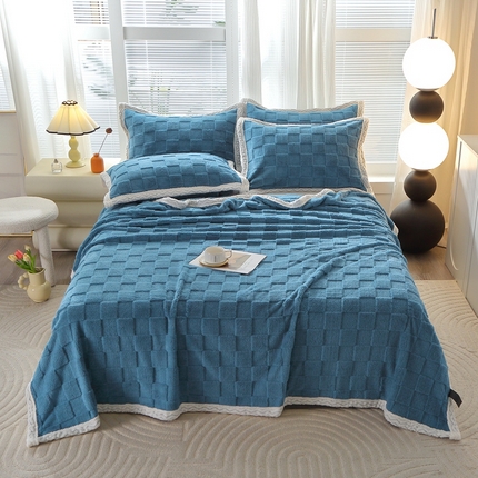 91家纺网 家纺一手货源 找家纺 （总）悦织湾 2025新款面包格塔芙绒舒棉绒蝴蝶毛毯卷边包边款