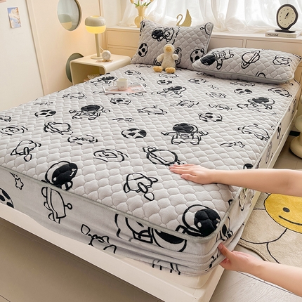 91家纺网 家纺一手货源 找家纺 （总）悦织语 2025新款200g加厚A类牛奶绒印花夹棉床笠床罩床护垫