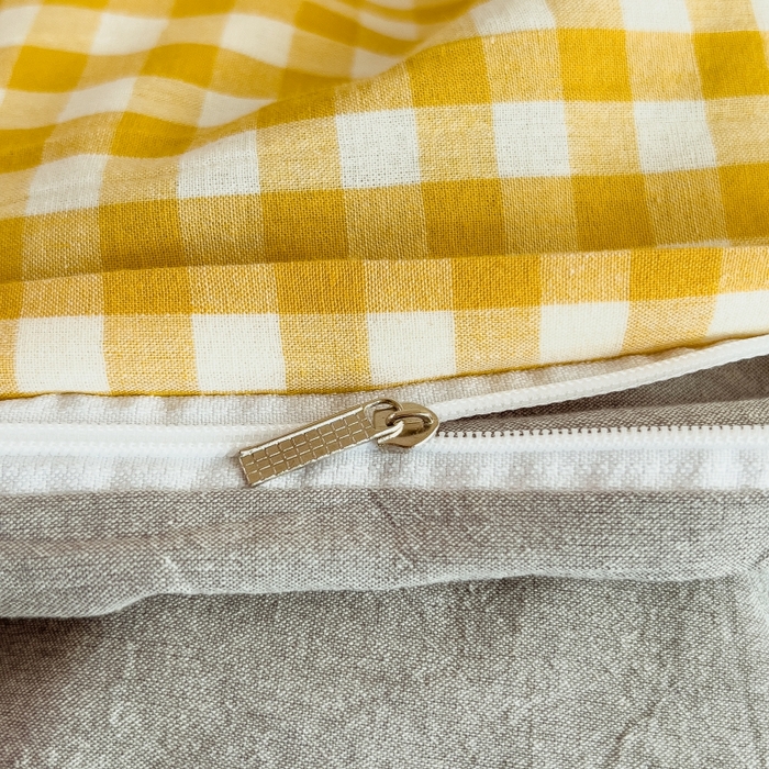 91家纺网 家纺一手货源 找家纺 2024新款无印风水洗棉亲肤简约学生三件套 小黄格