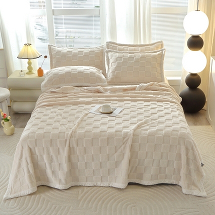 91家纺网 家纺一手货源 找家纺 （总）悦织湾 2025新款面包格塔芙绒舒棉绒蝴蝶毛毯卷边包边款