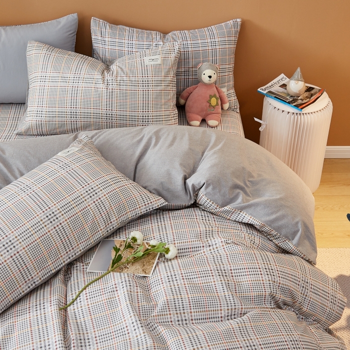 91家纺网 家纺一手货源 找家纺 2024新款无印风水洗棉亲肤简约学生三件套 曼森灰格