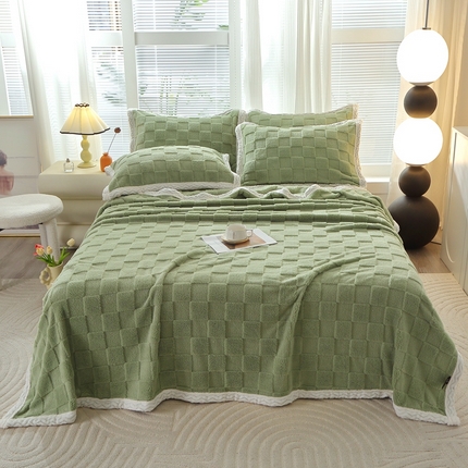 91家纺网 家纺一手货源 找家纺 （总）悦织湾 2025新款面包格塔芙绒舒棉绒蝴蝶毛毯卷边包边款